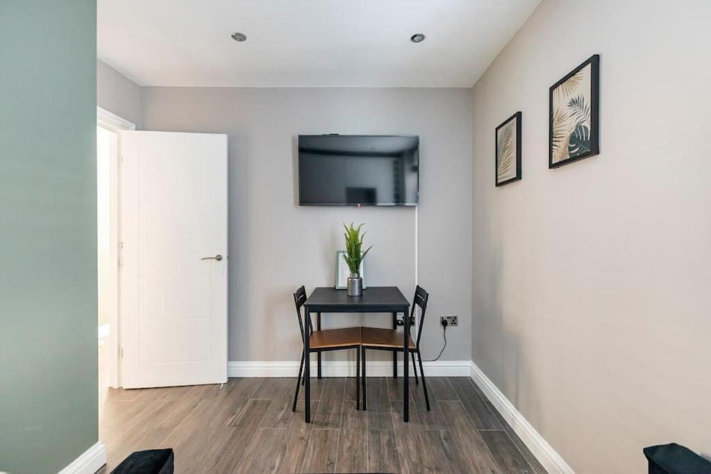 Beautiful Brighton Apartment, 5Min Walk To Beach Exterior photo